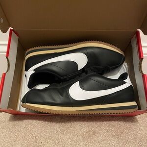 Nike Black and White Men's Sneakers